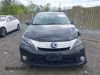 2010 Lexus HS with VIN JTHBB1BA2A2009222, listed as a IAAI auction lot 42030728 with 104,048 mi miles. Bid and sale history available at carsss.com. Image 12.