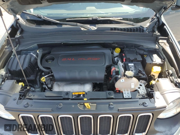 2018 Jeep Renegade Latitude with VIN ZACCJBBB7JPG88689, listed as a Copart auction lot 62062715 with 46,702 mi miles and Salvage title. Bid and sale history available at DreamBid. Image 12.