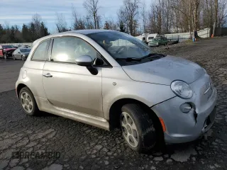 2014 FIAT 500e with VIN 3C3CFFGE2ET266859, listed as a Copart auction lot 44076375 with 78,745 mi miles and Salvage Title. Bid and sale history available at carsss.com. Image 4.