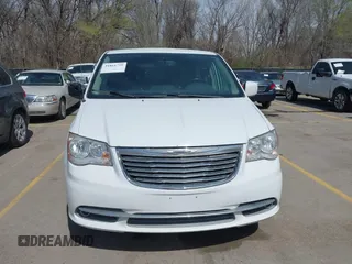 2016 Chrysler Town & Country Touring with VIN 2C4RC1BGXGR269055, listed as a IAAI auction lot 41861795 with 207,118 mi miles. Bid and sale history available at carsss.com. Image 12.