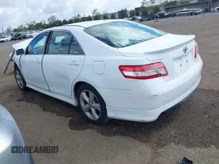 2011 Toyota Camry LE z VIN 4T1BF3EK9BU622302, wystawiony jako IAAI lot #41912867 z przebiegiem Nie podano mil oraz . Historia ofert i sprzedaży dostępna na DreamBid. Obrazek 3.