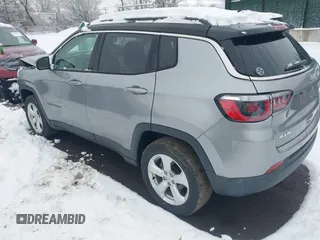 2018 Jeep Compass Altitude with VIN 3C4NJDBB7JT256164, listed as a IAAI auction lot 41551598 with 22,335 mi miles and . Bid and sale history available at carsss.com. Image 3.