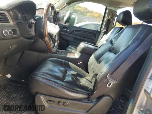 2011 GMC Yukon Denali with VIN 1GKS2EEF5BR338669, listed as a Copart auction lot 76604324 with 156,641 mi miles and Salvage Title. Bid and sale history available at DreamBid. Image 7.