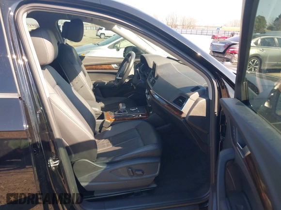 2018 Audi Q5 Premium with VIN WA1ANAFY7J2143407, listed as a IAAI auction lot 41642531 with 71,169 mi miles. Bid and sale history available at carsss.com. Image 5.