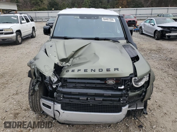 2020 Land Rover Defender z VIN SALEK7EX0L2015467, wystawiony jako Copart lot #84467294 z przebiegiem 10 132 mil mil oraz Szkoda całkowita • Salvage title. Historia ofert i sprzedaży dostępna na DreamBid. Obrazek 5.