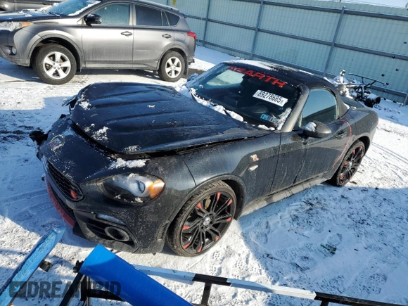 2017 FIAT 124 Spider Elaborazione Abarth z VIN JC1NFAEK2H0123795, wystawiony jako Copart lot #89278685 z przebiegiem 51 179 mil mil oraz Szkoda całkowita • Salvage title. Historia ofert i sprzedaży dostępna na DreamBid. Obrazek 1.