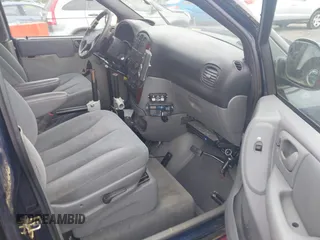 2004 Chrysler Town & Country LX z VIN 1C4GP44R24B527042, wystawiony jako IAAI lot #42466864 z przebiegiem 82 019 mil mil oraz . Historia ofert i sprzedaży dostępna na DreamBid. Obrazek 5.