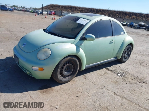 2002 Volkswagen Beetle GLS z VIN 3VWCK21C02M440356, wystawiony jako IAAI lot #42323403 z przebiegiem 204 146 mil mil oraz . Historia ofert i sprzedaży dostępna na DreamBid. Obrazek 2.