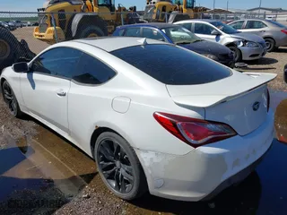 2013 Hyundai Genesis Coupe 3.8 Grand Touring with VIN KMHHU6KJ6DU107581, listed as a IAAI auction lot 42087667 with 127,809 mi miles. Bid and sale history available at carsss.com. Image 3.