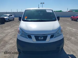 2016 Nissan NV200 S z VIN 3N6CM0KN2GK697987, wystawiony jako IAAI lot #41784747 z przebiegiem Nie podano mil oraz . Historia ofert i sprzedaży dostępna na DreamBid. Obrazek 12.