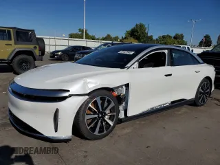 2023 Lucid Air Grand Touring z VIN 50EA1GBA1PA003280, wystawiony jako Copart lot #69447544 z przebiegiem 4282 mil mil oraz Szkody całkowita. Historia ofert i sprzedaży dostępna na DreamBid. Obrazek 1.