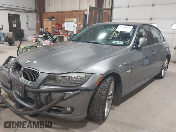 2011 BMW 3 Series 335i xDrive с VIN WBAPL5C57BA919482, выставлен на аукционе IAAI как лот 42531375 с пробегом 82 868 миль миль и . История ставок и продаж доступна на DreamBid. Изображение 18.