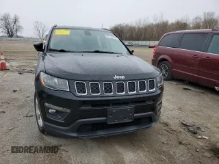 2020 Jeep Compass Altitude z VIN 3C4NJCBBXLT108507, wystawiony jako Copart lot #81733784 z przebiegiem 69 859 mil mil oraz Szkody całkowita. Historia ofert i sprzedaży dostępna na DreamBid. Obrazek 5.