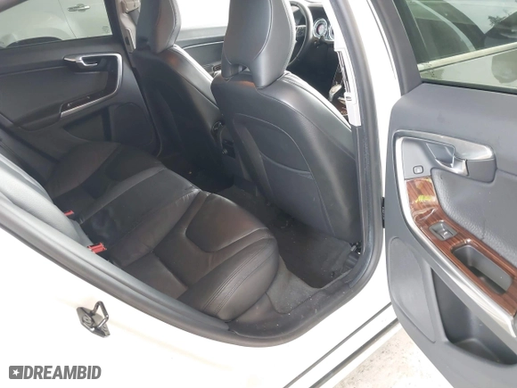2013 Volvo S60 T6 R-Design Platinum with VIN YV1902FH2D1218127, listed as a IAAI auction lot 41901029 with 97,741 mi miles. Bid and sale history available at carsss.com. Image 8.