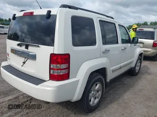 2010 Jeep Liberty Sport z VIN 1J4PN2GKXAW113367, wystawiony jako IAAI lot #42743577 z przebiegiem 118 063 mil mil oraz . Historia ofert i sprzedaży dostępna na DreamBid. Obrazek 4.