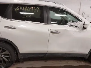 2015 Nissan Rogue SL with VIN 5N1AT2MT2FC836925, listed as a IAAI auction lot 41480969 with 152,210 mi miles. Bid and sale history available at carsss.com. Image 6.
