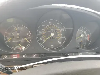 1985 Mercedes-Benz 380 z VIN WDB1070451A014424, wystawiony jako Copart lot #72587724 z przebiegiem 105 926 mil mil oraz Tytuł czysty. Historia ofert i sprzedaży dostępna na DreamBid. Obrazek 9.