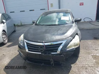 2013 Nissan Altima SV with VIN 1N4AL3AP5DC118239, listed as a IAAI auction lot 40057822 with 266,157 mi miles and . Bid and sale history available at carsss.com. Image 6.