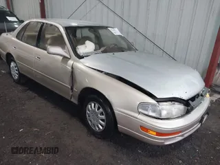 1994 Toyota Camry LE with VIN 4T1SK12E3RU863068, listed as a IAAI auction lot 41246198 with 109,786 mi miles. Bid and sale history available at carsss.com. Image 1.