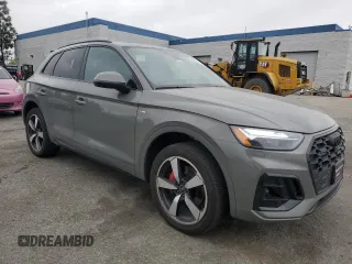 2024 Audi Q5 S line Premium Plus z VIN WA1EAAFY9R2045228, wystawiony jako Copart lot #53828645 z przebiegiem 16 502 mil mil oraz Szkoda całkowita • Salvage title. Historia ofert i sprzedaży dostępna na DreamBid. Obrazek 4.
