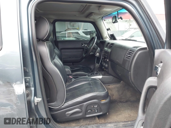 2006 Hummer H3 with VIN 5GTDN136768328477, listed as a IAAI auction lot 41503307 with 186,944 mi miles. Bid and sale history available at carsss.com. Image 5.