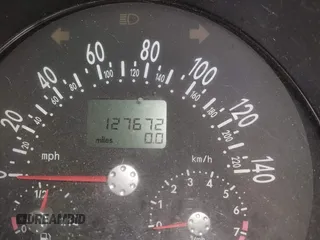 2004 Volkswagen Beetle Satellite Blue z VIN 3VWGK31C94M422268, wystawiony jako IAAI lot #42255431 z przebiegiem 127 672 mil mil oraz . Historia ofert i sprzedaży dostępna na DreamBid. Obrazek 7.
