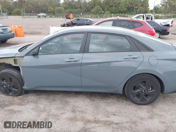 2021 Hyundai Elantra SEL with VIN KMHLM4AG6MU212660, listed as a IAAI auction lot 40806363 with 32,208 mi miles. Bid and sale history available at carsss.com. Image 14.