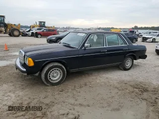 1984 Mercedes-Benz 300 with VIN WDBAB33A9EA047709, listed as a Copart auction lot 68974194 with 86,301 mi miles and Salvage Title. Bid and sale history available at carsss.com. Image 1.