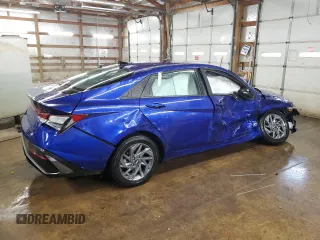 2024 Hyundai Elantra SEL z VIN KMHLM4DG7RU821582, wystawiony jako Copart lot #60502485 z przebiegiem 27 736 mil mil oraz Nie do naprawy • Non repairable. Historia ofert i sprzedaży dostępna na DreamBid. Obrazek 3.