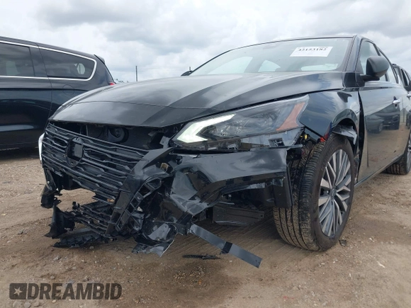 2025 Nissan Altima SV with VIN 1N4BL4DW1SN348584, listed as a IAAI auction lot 42153182 with 9,047 mi miles and . Bid and sale history available at DreamBid. Image 6.
