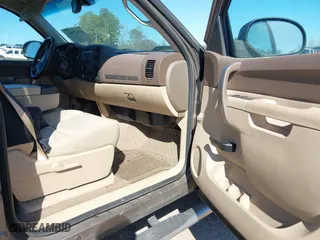2012 Chevrolet Silverado 1500 LT with VIN 3GCPCSE07CG204577, listed as a IAAI auction lot 41629601 with 321,459 mi miles. Bid and sale history available at carsss.com. Image 5.