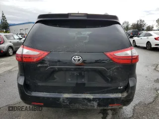 2018 Toyota Sienna LE Auto Access Seat with VIN 5TDKZ3DCXJS929065, listed as a Copart auction lot 48763185 with 67,920 mi miles and Salvage Title. Bid and sale history available at carsss.com. Image 6.