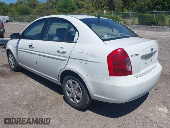 2009 Hyundai Accent Auto GLS with VIN KMHCN46C29U331834, listed as a IAAI auction lot 42027159 with 68,527 mi miles. Bid and sale history available at carsss.com. Image 3.