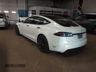 2022 Tesla Model S z VIN 5YJSA1E59NF493914, wystawiony jako IAAI lot #41626020 z przebiegiem Nie podano mil oraz . Historia ofert i sprzedaży dostępna na DreamBid. Obrazek 3.