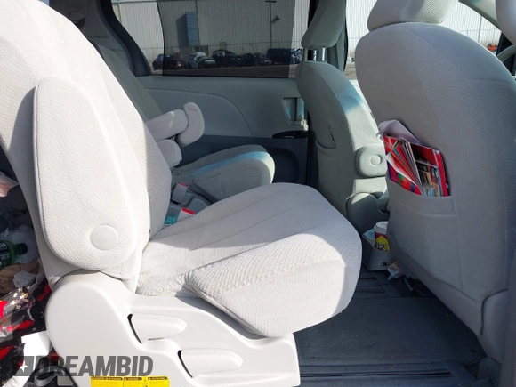 2011 Toyota Sienna LE AAS with VIN 5TDKK3DC4BS141226, listed as a IAAI auction lot 41786997 with 206,100 mi miles. Bid and sale history available at carsss.com. Image 8.