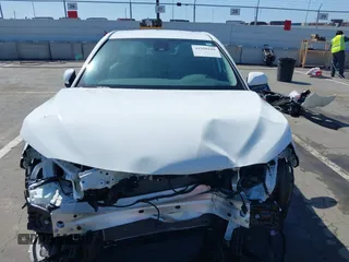 2020 Toyota Camry SE z VIN 4T1G11AK2LU970118, wystawiony jako IAAI lot #41950188 z przebiegiem 11 171 mil mil oraz . Historia ofert i sprzedaży dostępna na DreamBid. Obrazek 13.