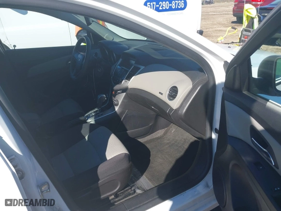 2015 Chevrolet Cruze LS with VIN 1G1PA5SG7F7125315, listed as a IAAI auction lot 40490838 with 131,127 mi miles. Bid and sale history available at carsss.com. Image 5.