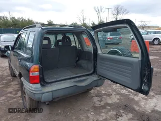 2002 Chevrolet Tracker z VIN 2CNBJ13C126946857, wystawiony jako IAAI lot #41491975 z przebiegiem Nie podano mil oraz . Historia ofert i sprzedaży dostępna na DreamBid. Obrazek 3.