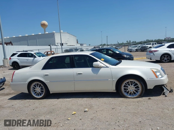 2008 Cadillac DTS 1SC with VIN 1G6KD57Y88U190045, listed as a IAAI auction lot 41994989 with 96,714 mi miles and . Bid and sale history available at carsss.com. Image 13.