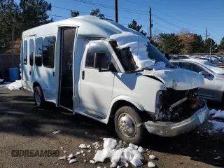 2007 Chevrolet Express Commercial C7L DRW with VIN 1GBJG31U771223194, listed as a Copart auction lot 79680054 with 16,864 mi miles and Salvage Title. Bid and sale history available at carsss.com. Image 4.