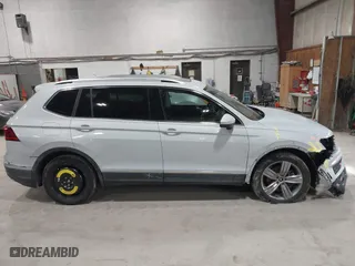 2019 Volkswagen Tiguan SEL Premium with VIN 3VV4B7AX7KM008257, listed as a IAAI auction lot 41612957 with 82,895 mi miles. Bid and sale history available at carsss.com. Image 14.