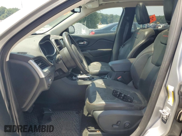 2015 Jeep Cherokee Trailhawk with VIN 1C4PJMBS3FW735398, listed as a Copart auction lot 63700015 with 157,123 mi miles and Clean title. Bid and sale history available at DreamBid. Image 7.