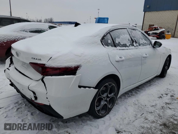 2022 Alfa Romeo Giulia Veloce z VIN ZARFANBN4N7659801, wystawiony jako Copart lot #88712265 z przebiegiem Nie podano mil oraz Czysty tytuł • Clean title. Historia ofert i sprzedaży dostępna na DreamBid. Obrazek 3.