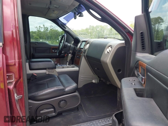 2004 Ford F-150 XLT z VIN 1FTPW12574KB73391, wystawiony jako IAAI lot #42437039 z przebiegiem 209 125 mil mil oraz . Historia ofert i sprzedaży dostępna na DreamBid. Obrazek 5.