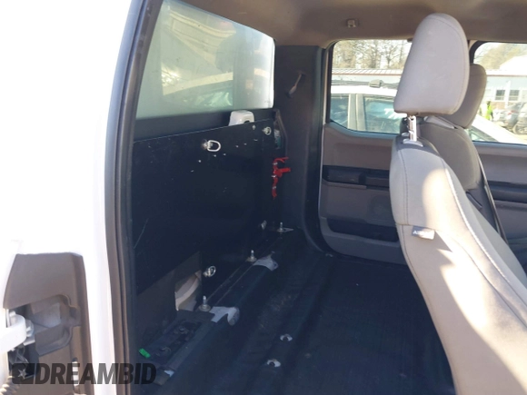 2017 Ford F-150 XL with VIN 1FTEX1C89HKD20104, listed as a IAAI auction lot 41341433 with 213,037 mi miles. Bid and sale history available at carsss.com. Image 8.
