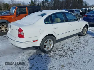 2004 Volkswagen Passat GLX z VIN WVWRH63B74P254107, wystawiony jako IAAI lot #41476148 z przebiegiem 88 359 mil mil oraz . Historia ofert i sprzedaży dostępna na DreamBid. Obrazek 4.