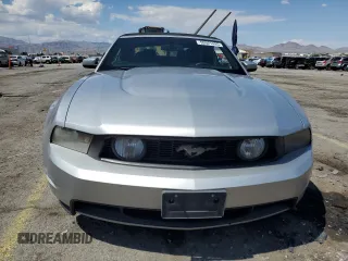 2012 Ford Mustang GT z VIN 1ZVBP8FF6C5268005, wystawiony jako Copart lot #59921495 z przebiegiem Nie podano mil oraz Szkoda całkowita • Salvage title. Historia ofert i sprzedaży dostępna na DreamBid. Obrazek 5.