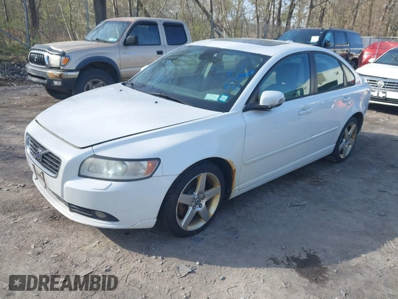2008 Volvo S40 2.4L with VIN YV1MS390582402574, listed as a IAAI auction lot 42149535 with 298,103 mi miles. Bid and sale history available at carsss.com. Image 2.