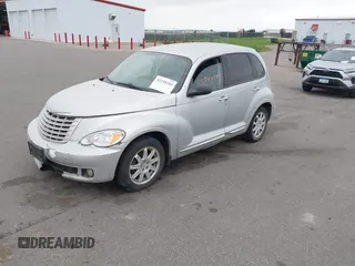 2010 Chrysler PT Cruiser z VIN 3A4GY5F98AT218731, wystawiony jako IAAI lot #42248283 z przebiegiem 142 024 mil mil oraz . Historia ofert i sprzedaży dostępna na DreamBid. Obrazek 2.