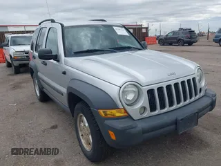 2006 Jeep Liberty Sport z VIN 1J4GL48K66W252693, wystawiony jako IAAI lot #42297143 z przebiegiem 181 536 mil mil oraz . Historia ofert i sprzedaży dostępna na DreamBid. Obrazek 1.